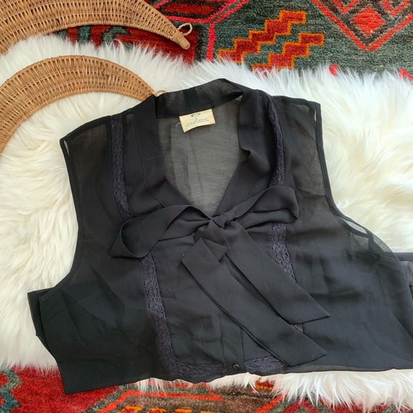 Sheer sleeveless button up top with neck tie - Picture 1 of 3